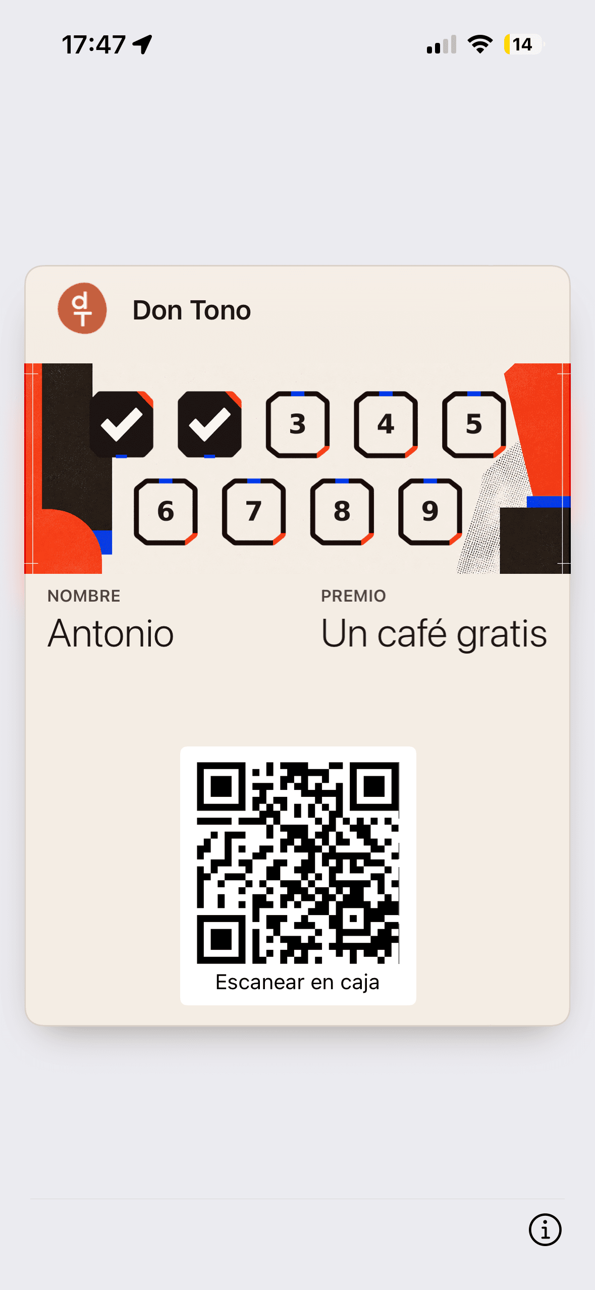 Tarjeta de fidelización tono abierta en Apple Wallet en un iPhone.